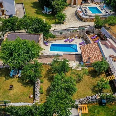 Peaceful In With Swimming Pool Βίλα