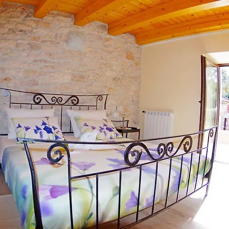 Βίλα Peaceful In With Swimming Pool *